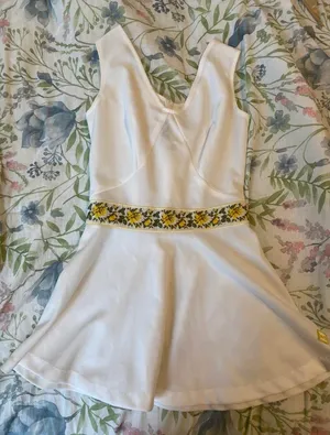 Vintage White Tennis Top With Embroidered Flowers thumbnail 1