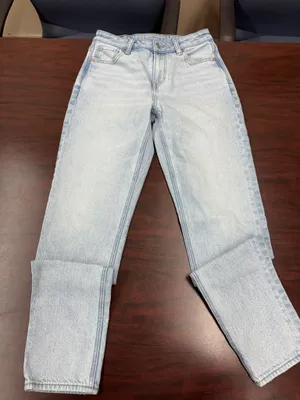 American Eagle Strigid Mom Jean Denim Jeans Size 0 thumbnail 1