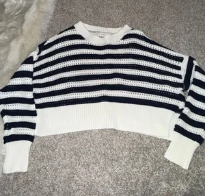 Marshalls sweater thumbnail 1
