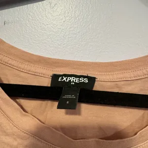 Light pink express short sleeve‎ shirt thumbnail 2
