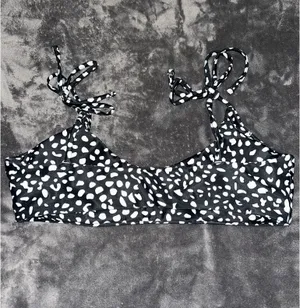 Zaful Black and White Speckled Padded Swimsuit Top Medium thumbnail 3