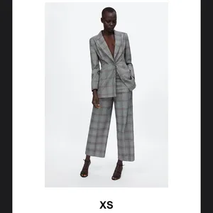 ZARA Grey Plaid wide leg culottes Size XS thumbnail 3