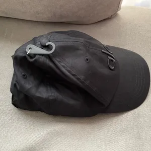 Alo Yoga Off-Duty Cap Black/Black thumbnail 4