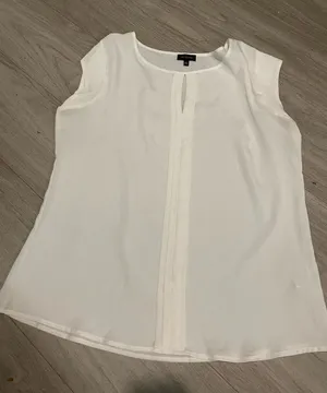 The Limited White Keyhole Pleated Cap-Sleeve Blouse thumbnail 1