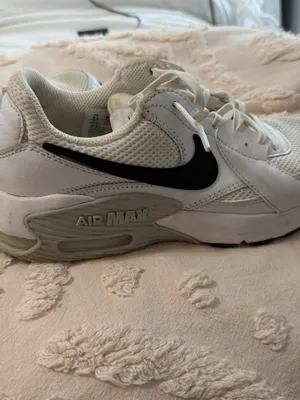 Nike White and Black Air Max Running Sneakers thumbnail 3