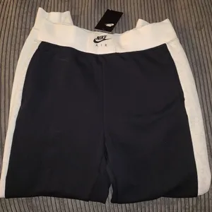 NWT Women's Nike Air Sportswear Black Pants Joggers C19‎ thumbnail 12