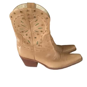 Women’s western cowboy boots embroidered leather with studs Sz 10 made in Italy thumbnail 2