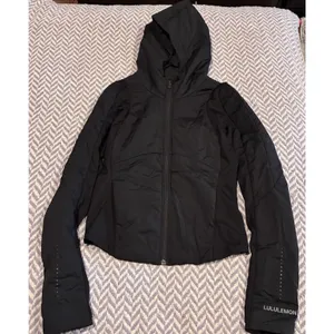 Lululemon Push Your Pace Jacket Size 6 Black Hiking -LW4BZFS BLK EUC thumbnail 8