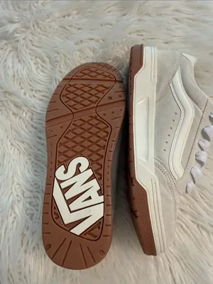 Vans Cream Suede Low-Top Sneakers with Gum Outsole size 8.5 man and 10 women’s thumbnail 6