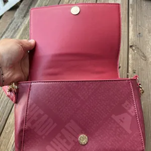 SHEIN Harry Potter Hogwarts Burgundy Crossbody Bag Faux Leather Wizard Purse thumbnail 4
