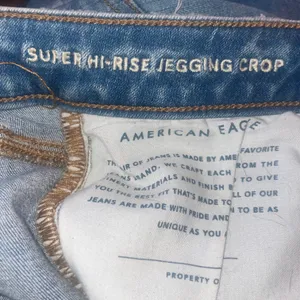 American Eagle Super High Rise Destroyed Crop Jegging thumbnail 8