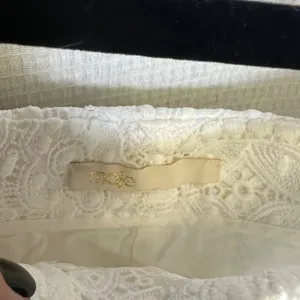Maje E16IANIS Ecru White Guipure Floral Lace Scalloped High Rise Shorts thumbnail 3