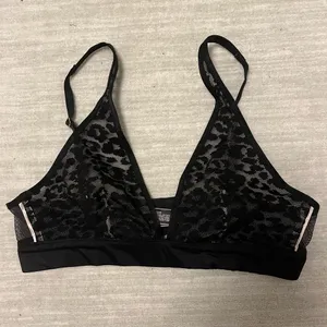 Victorias Secret Very Sexy Cheetah Lace Plunge Bralette thumbnail 2
