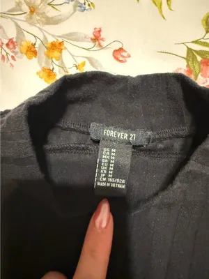 Forever 21 Long sleeve black top thumbnail 3