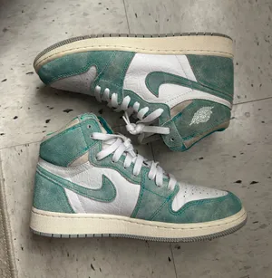 Air Jordan 1 thumbnail 2