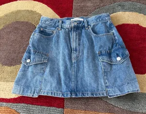 Aritzia Denim Forum The 90’s Cargo Mini Denim Skirt Mid Rise Size 28 Waist thumbnail 1