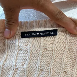 Brandy Melville Cable Knit V-Neck Cropped Sweater Blush Pink One Size thumbnail 5