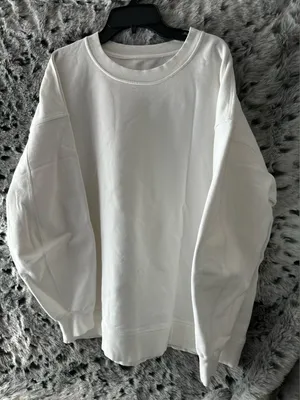 1040. Lululemon perfectly oversized crew sz 8. Flawed thumbnail 1