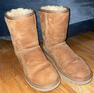 UGG Classic Short Chestnut Brown Size 8 thumbnail 1