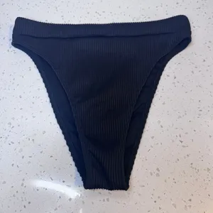 Hollister Swim Womens Small Black Ribbed High Leg Bikini Bottom Cheeky Waistband thumbnail 1