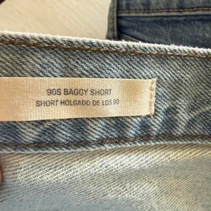 Universal Threads Women's Blue Shorts thumbnail 6