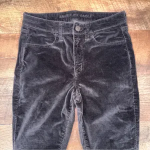 American Eagle Women’s Hi-Rise Black Corduroy Jeggings Pants – Size 6S thumbnail 3