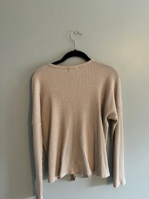 Sweater thumbnail 2