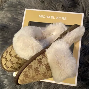 NWB Michael Kors Women’s Tula Scuff Slip On Cozy Slippers thumbnail 6