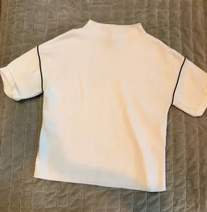 Industry White Mock Neck Sweater Top Black Contrast Piping Short Sleeve Size Small thumbnail 1