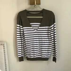 GUESS Keyhole Olive & White Striped Sweater Sz S thumbnail 5