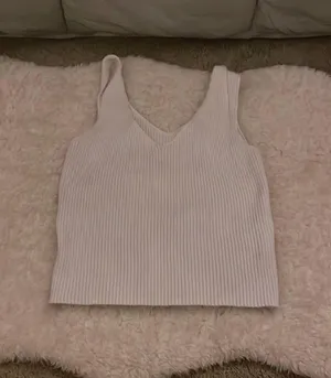 white tank Size L thumbnail 1