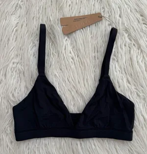 Skims Fits Everybody Triangle Bralette Onyx Size XXS thumbnail 1