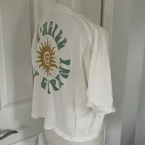 Cute White O’Neill Surf Crop Tee thumbnail 5