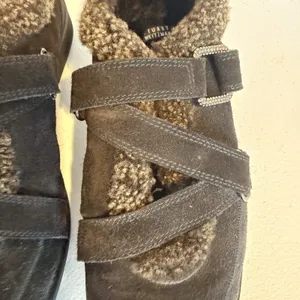 Stuart‎ Weitzman Women 6.5 Warm Booties Sneakers Brown Suede Sherpa Cabincore thumbnail 6