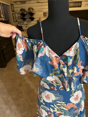 Lulus floral wrap dress with straps and flutter sleeves NWT thumbnail 2