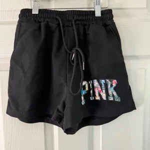 PINK - Victoria's Secret Floral Logo Lounge Shorts Elastic Waist Comfy Casual Black Size S‎ thumbnail 6