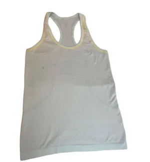 Lululemon swifty mint green size 6 - note pics (small stain) thumbnail 7