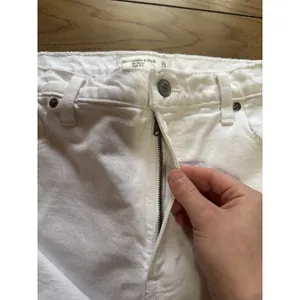 Abercrombie & Fitch The Skinny High Rise Jeans Women Size 31/12R White‎ Preppy thumbnail 8