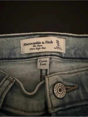 Abercrombie Curve Love Flare Ultra High Rise jeans. Women’s 6 thumbnail 3