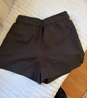 Lululemon Shorts thumbnail 2