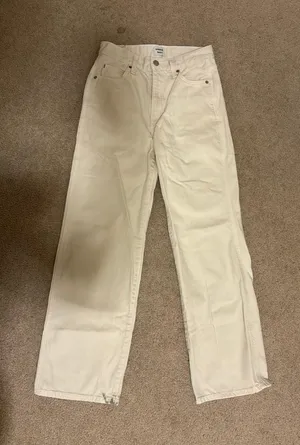 Aritzia White Jeans thumbnail 1