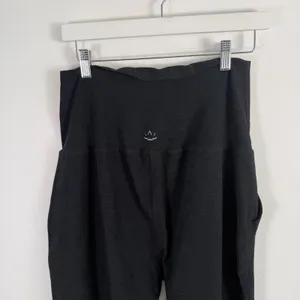 Beyond Yoga Beyond Bump Spacedye Matermity Midi Joggers Darkest Night Black Med thumbnail 6