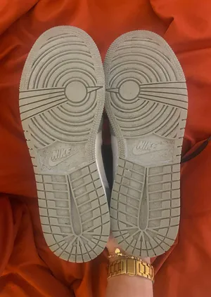 Air Jordan 1 Mid Smoke Gray thumbnail 8