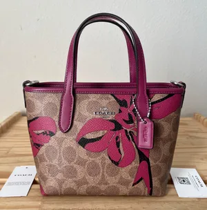 Coach Purse thumbnail 1