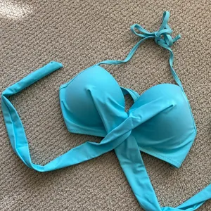 Cupshe Halter Wrap Style Underwire Bikini Top Aqua Women’s Size Medium VEUC thumbnail 2