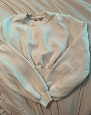 Cropped ZARA sweatshirt thumbnail 1