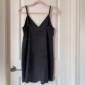 Aritzia Wilfred Gray Vivienne Suede Camisole Slip Mini Dress‎ Women’s Medium thumbnail 4