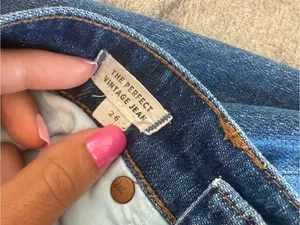 Madewell Straight-Leg High-Rise Jeans in Deep Blue Wash thumbnail 6