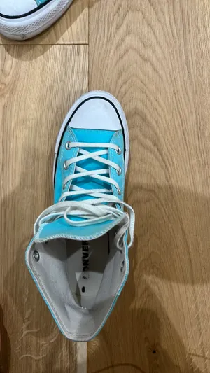 Women’s bright blue high top converse  thumbnail 4