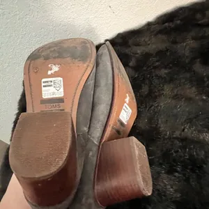 TOMS Womens Leila Ankle Bootie Suede Leather Boots Grey Tassel Zip size 9.5 thumbnail 5